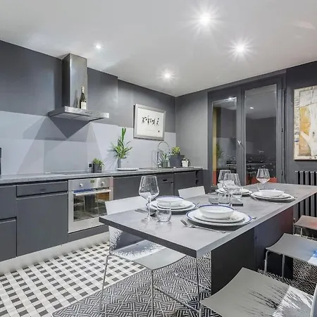 De L'observance - Vue Panoramique - 64m2 Apartman *